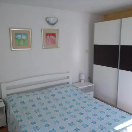 Damir Apartment *
