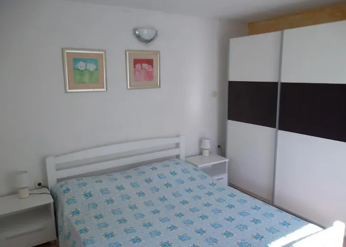 Damir Apartament *